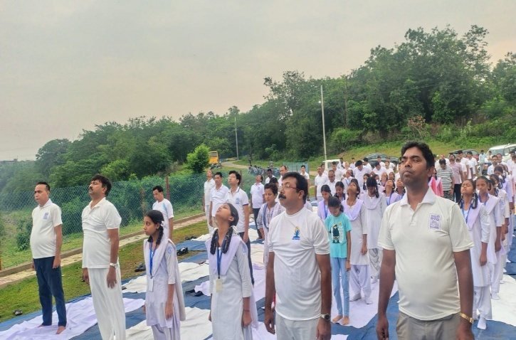 खुले में योगाभ्यास